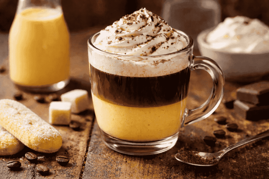 Advocaat-Kaffee: festlich cremiges Rezept!