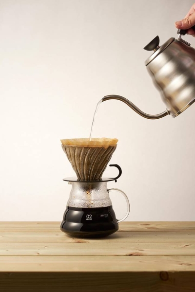 Hario V60 Tropfer - Glas schwarz Größe 02