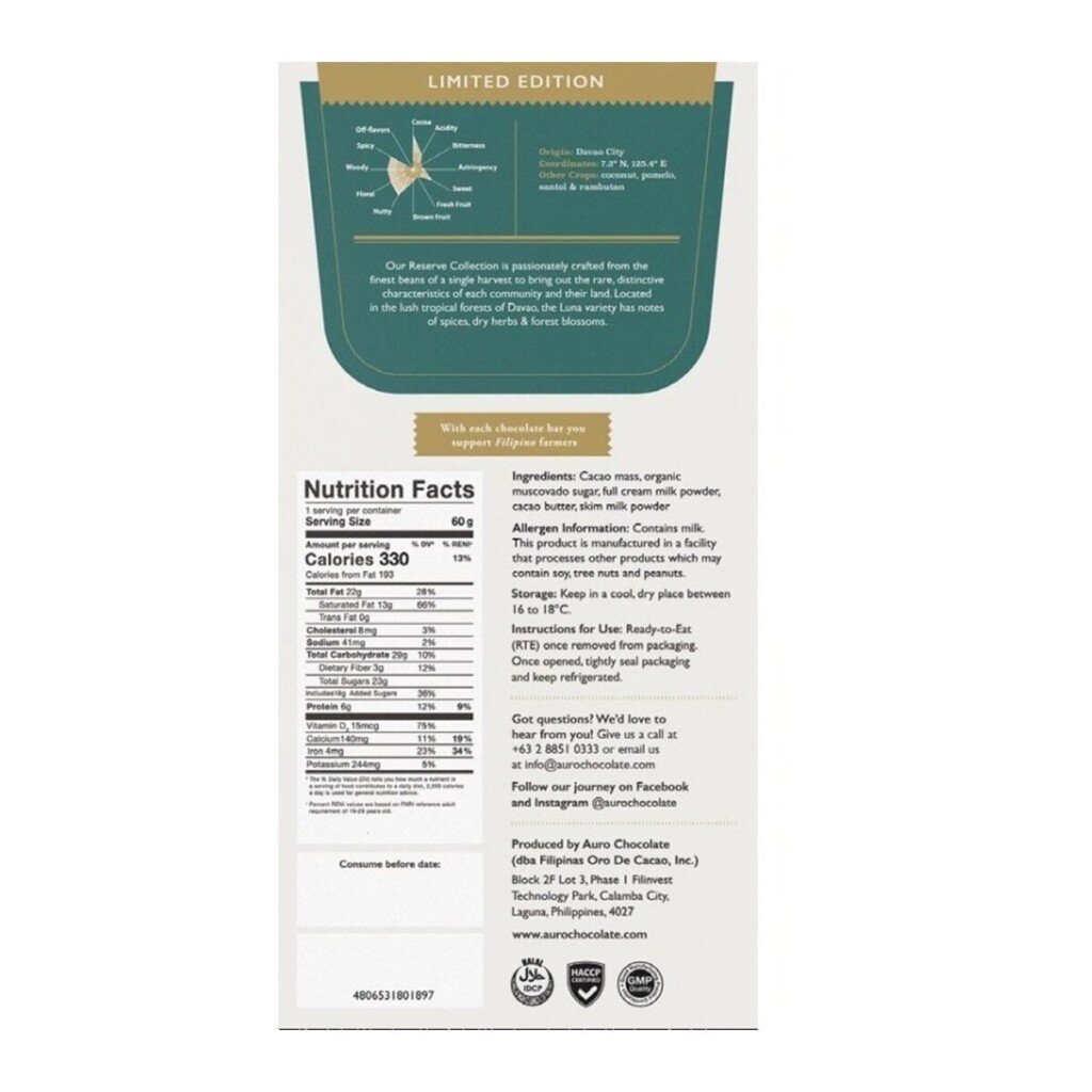 Ein Riegel dunkle Milchschokolade in der Geschmacksrichtung Luna der Marke Auro